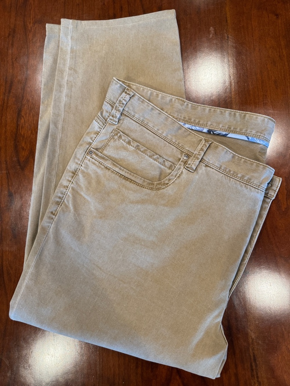 NWOT Tommy Bahama Boracay 5 Pocket Medium/Tan Shade Chinos 48x30 - Picture 2 of 10